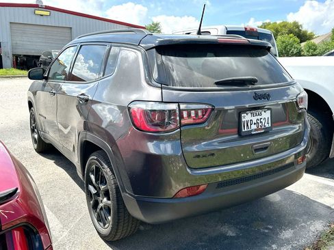 Used 2024 Jeep Compass Latitude w/ Convenience Group image 11