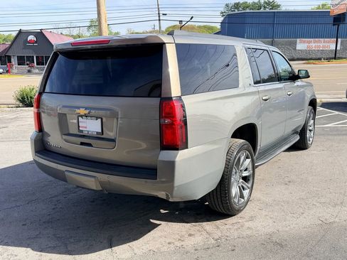 Used 2017 Chevrolet Suburban LT w/ Luxury Package image 6
