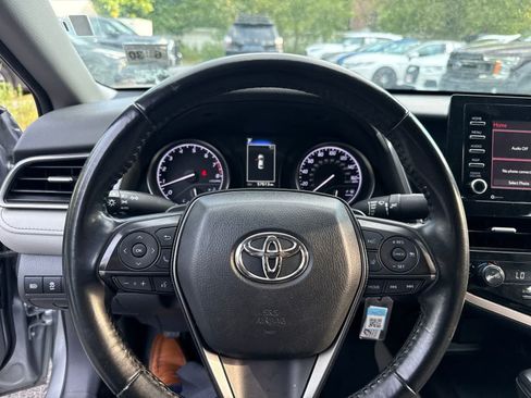 Used 2023 Toyota Camry SE FWD image 12