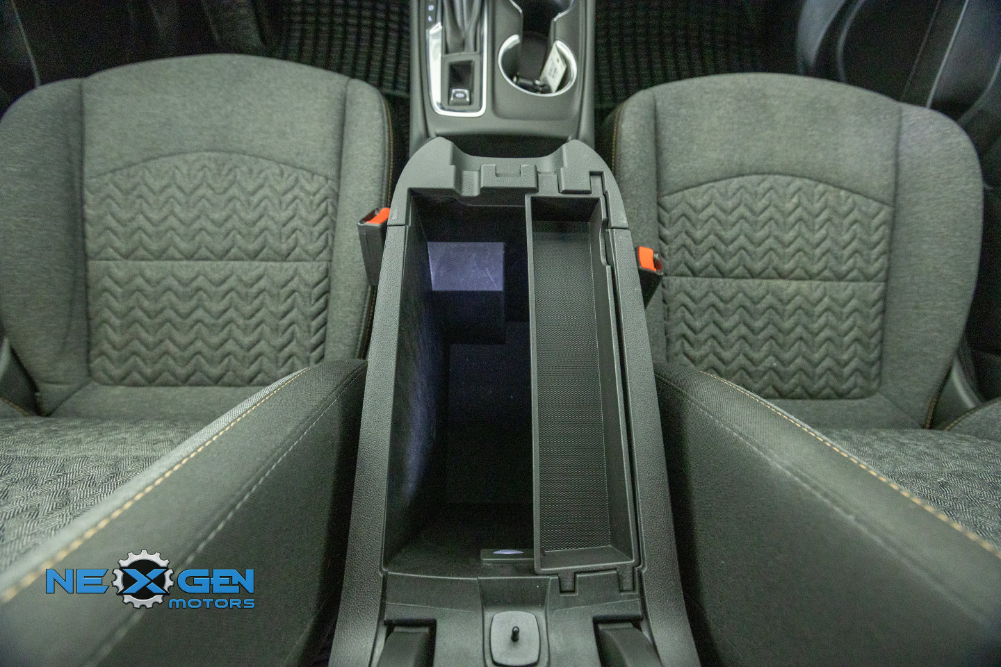 Used 2024 Chevrolet Equinox LT FWD image 29