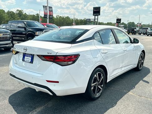 Used 2024 Nissan Sentra SV FWD image 7