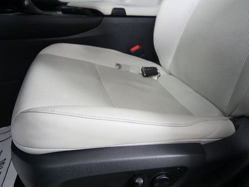 Used 2020 Lexus UX 250h w/ Premium Package image 10