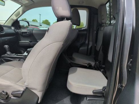 Used 2022 Toyota Tacoma SR w/ SR Convenience Package image 16