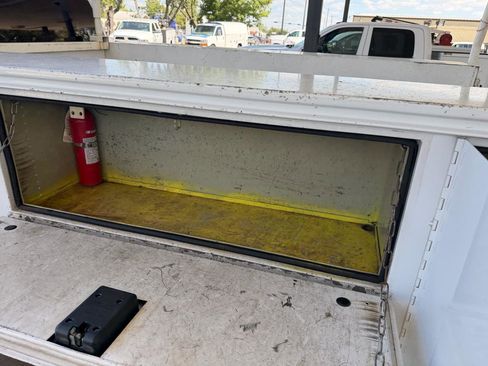 Used 2017 Ford F550 2WD Regular Cab Super Duty image 34