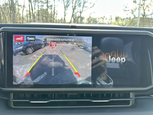 Used 2024 Jeep Wrangler Unlimited Rubicon 4xe image 33