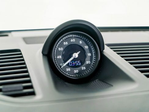 Used 2024 Porsche 911 Carrera 4S w/ Sport Package image 33