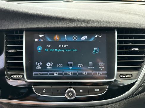 Used 2021 Buick Encore Preferred image 43