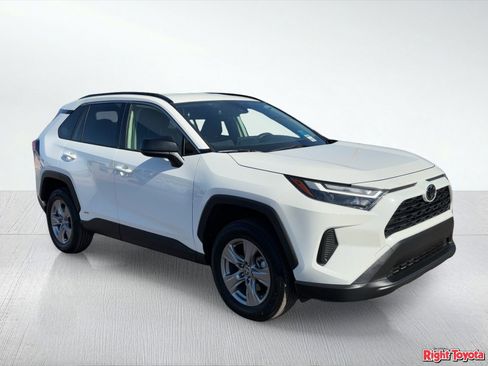 Certified 2025 Toyota RAV4 LE AWD/4WD image 8