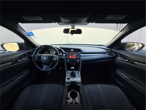 Used 2018 Honda Civic Sport image 10