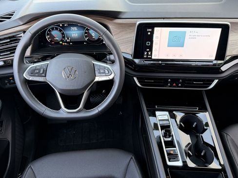 New 2026 Volkswagen Atlas SE image 11