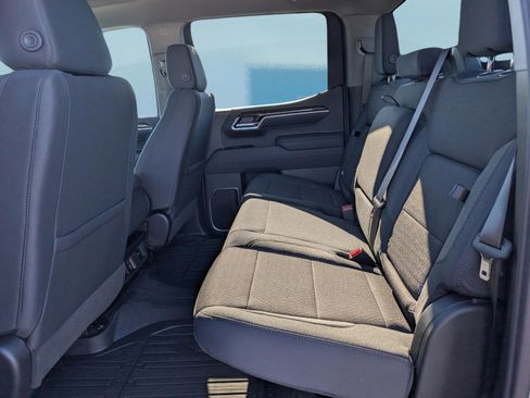 New 2026 GMC Sierra 1500 Elevation w/ LPO, Elevation Black Package image 18