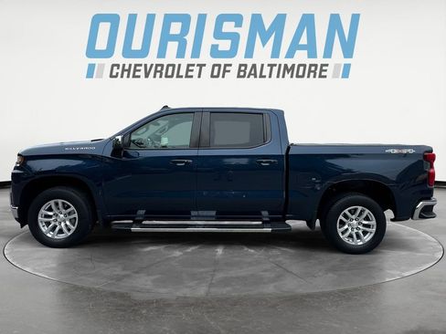 Used 2022 Chevrolet Silverado 1500 LT AWD/4WD image 3
