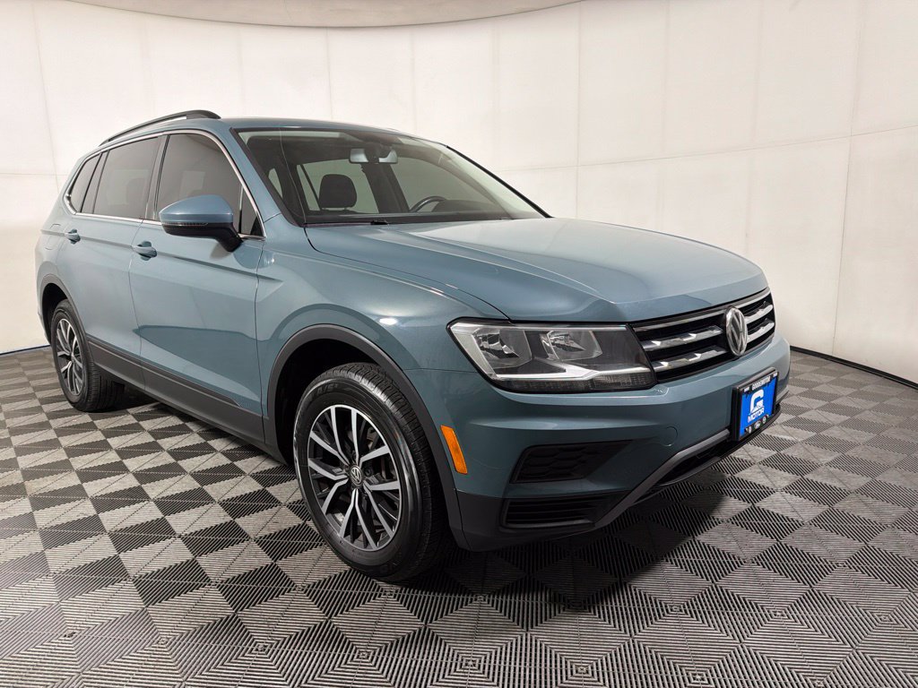 Used 2019 Volkswagen Tiguan SE w/ Panoramic Sunroof Package AWD/4WD image 2