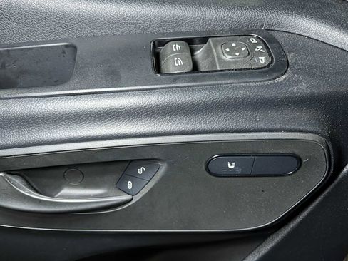 Used 2025 Mercedes-Benz Sprinter 2500 image 18