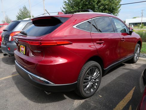 Used 2023 Toyota Venza Limited AWD/4WD image 7