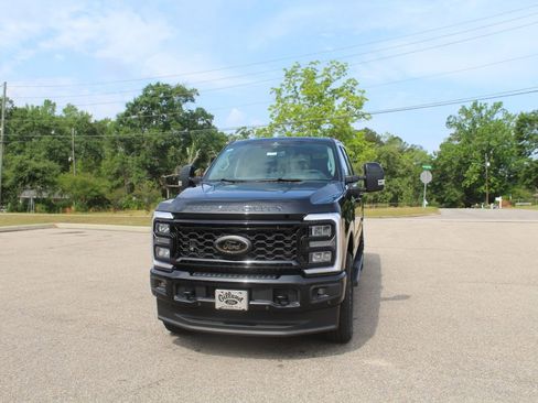 New 2026 Ford F250 Lariat w/ Black Appearance Package AWD/4WD image 8