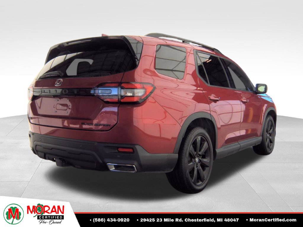 Used 2025 Honda Pilot Black Edition image 3