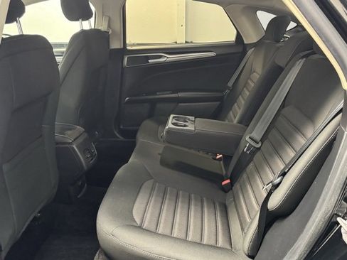 Used 2018 Ford Fusion SE w/ Fusion SE Technology Package image 27