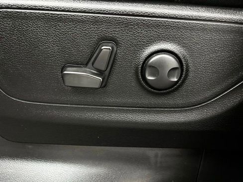 Used 2023 RAM 1500 Big Horn image 9