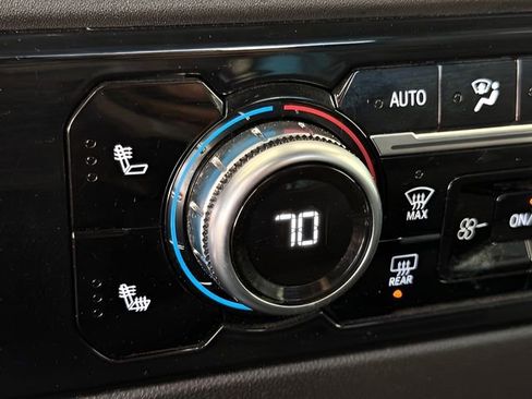 Used 2023 GMC Sierra 1500 SLE image 23