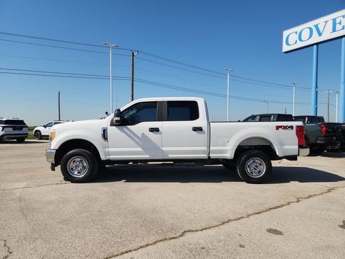 Used 2017 Ford F250 XL w/ Power Equipment Group AWD/4WD image 4