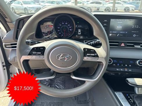 Used 2023 Hyundai Elantra SEL w/ Cargo Package image 14
