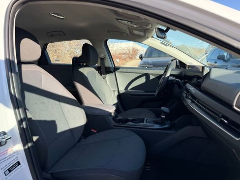 Certified 2025 Kia K4 LXS image 18