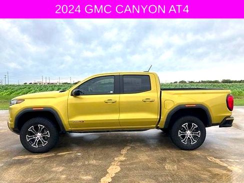 Used 2024 GMC Canyon AT4 AWD/4WD image 4