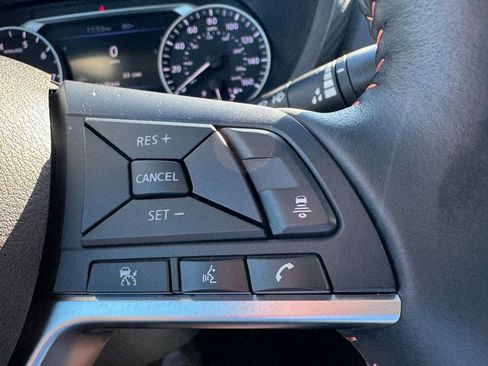 Used 2024 Nissan Sentra SR w/ SR Premium Package image 18