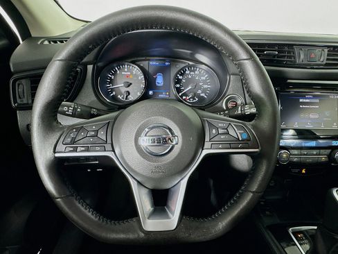 Used 2020 Nissan Rogue Sport SV w/ Technology Package image 11