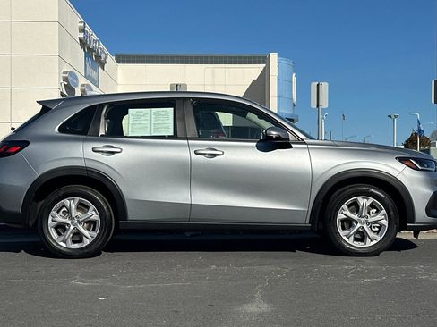 Used 2025 Honda HR-V LX image 2