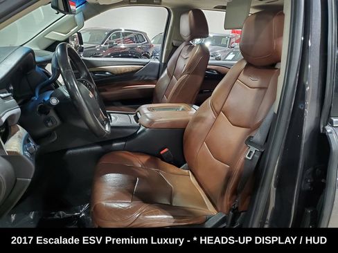 Used 2017 Cadillac Escalade ESV Premium Luxury RWD image 6