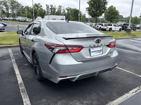 Used 2021 Toyota Camry SE FWD image 16