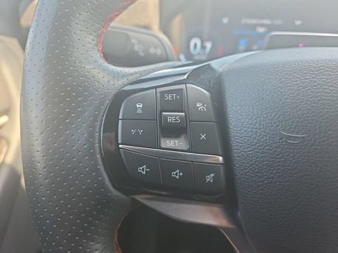 Used 2025 Ford Explorer ST-Line w/ ST-Line Street Pack AWD/4WD image 15