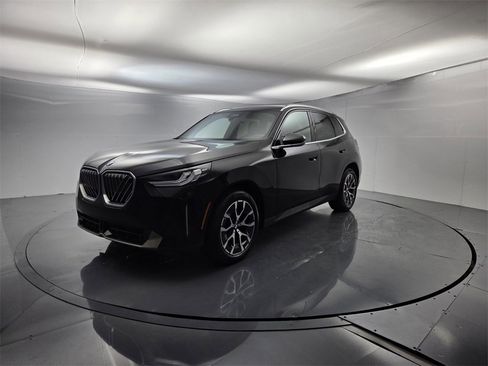 Certified 2025 BMW X3 xDrive30i w/ Convenience Package image 4