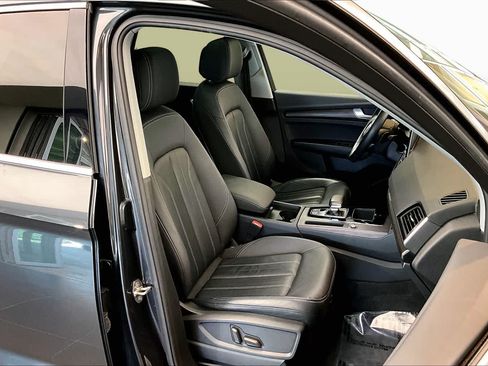 Used 2023 Audi Q5 2.0T Premium w/ Convenience Package AWD/4WD image 9
