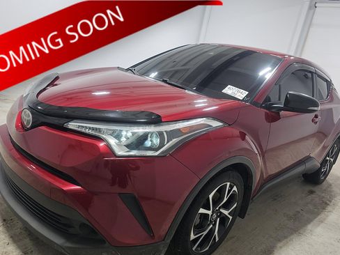 Used 2018 Toyota C-HR XLE image 1