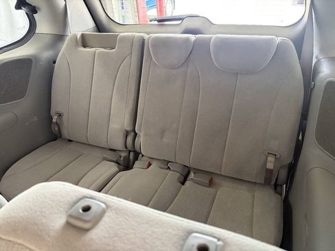 Used 2008 Kia Sedona LX FWD image 18