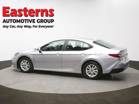 Used 2025 Toyota Camry LE image 64