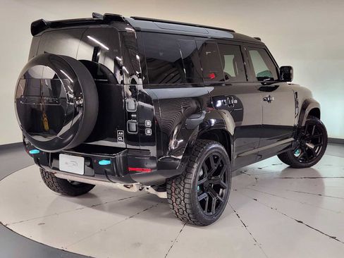 New 2026 Land Rover Defender 110 X-Dynamic SE AWD/4WD image 4