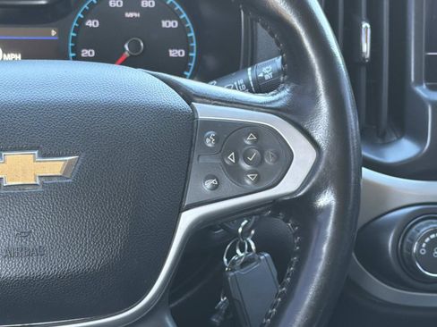 Used 2022 Chevrolet Colorado LT w/ LT Convenience Package image 9