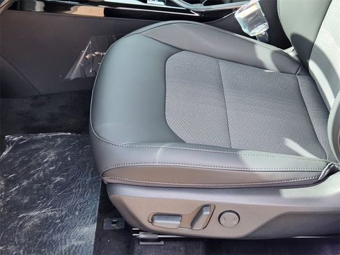 New 2025 Kia Niro EX Touring image 11