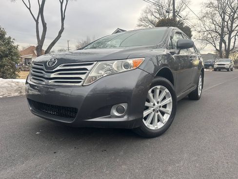 Used 2010 Toyota Venza FWD image 2