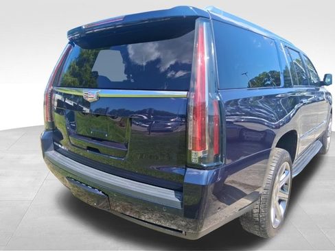 Used 2020 Cadillac Escalade ESV Luxury RWD image 7