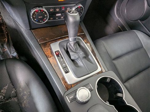 Used 2014 Mercedes-Benz C 250 Sedan image 23