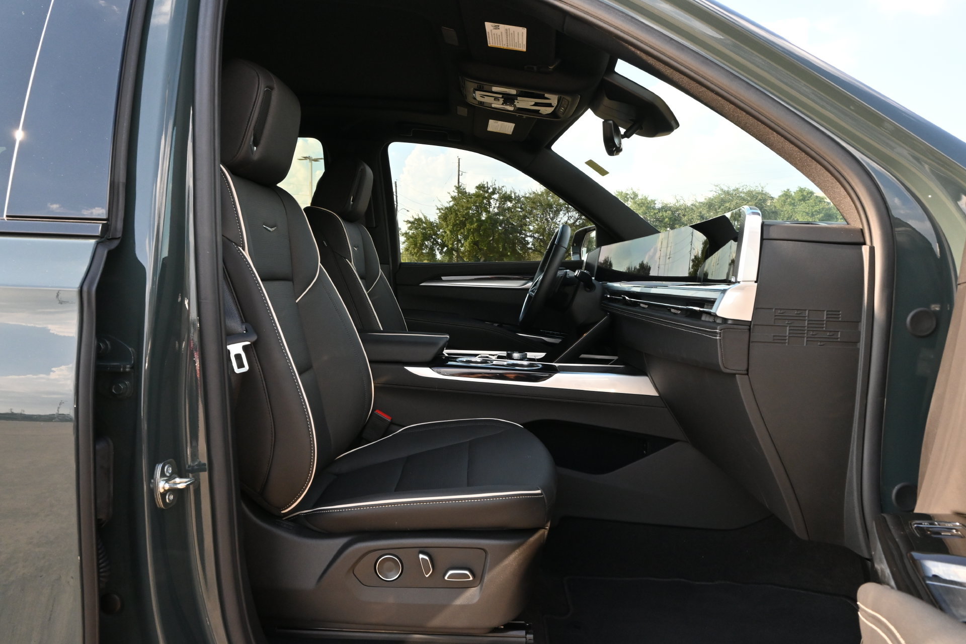 Certified 2026 Cadillac Escalade Sport RWD image 24