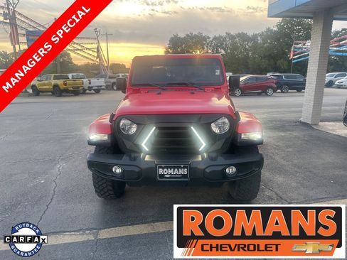 Used 2022 Jeep Gladiator Sport image 2