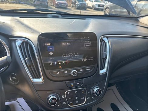 Used 2021 Chevrolet Malibu LT w/ Leather Package image 24