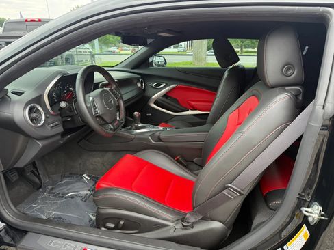 Used 2016 Chevrolet Camaro SS RWD image 9