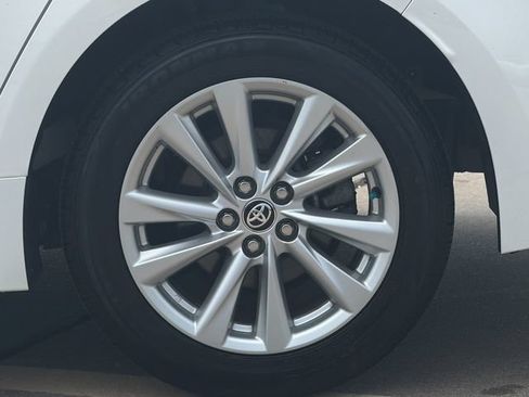 Used 2025 Toyota Corolla LE w/ LE Premium Package FWD image 30